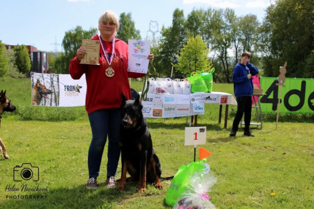Tatínek Tary vyhrál závody poslušností dle ZZO1 Tatínek Tary vyhrál závody poslušností dle ZZO1