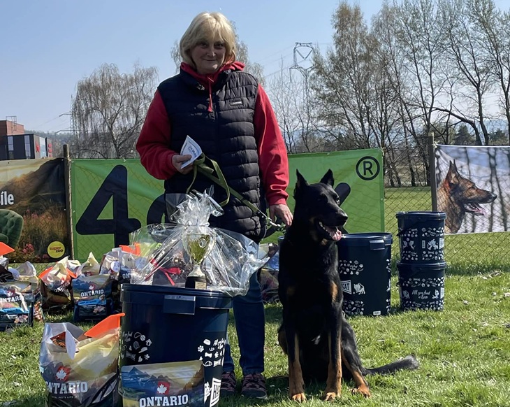 Táta našeho vrhu A po roce obhájil výhru v závodech poslušností